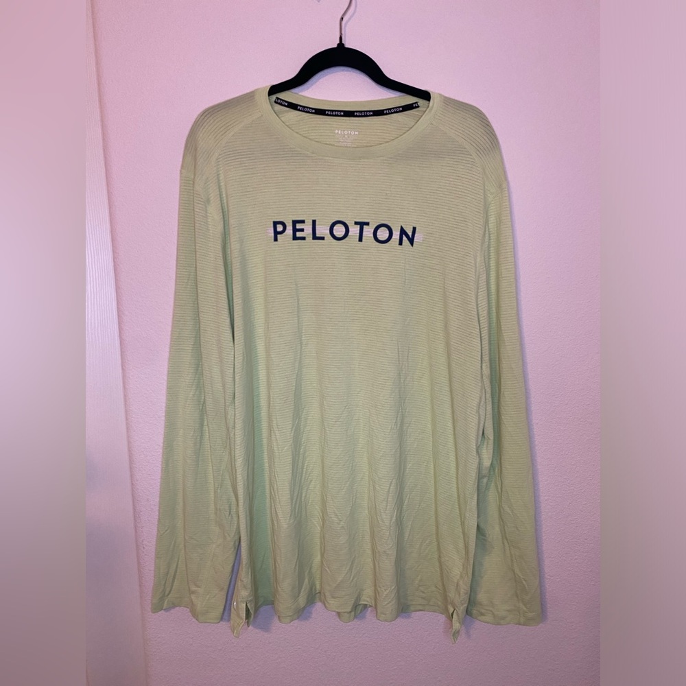 Peloton mens xl long sleeve shirt